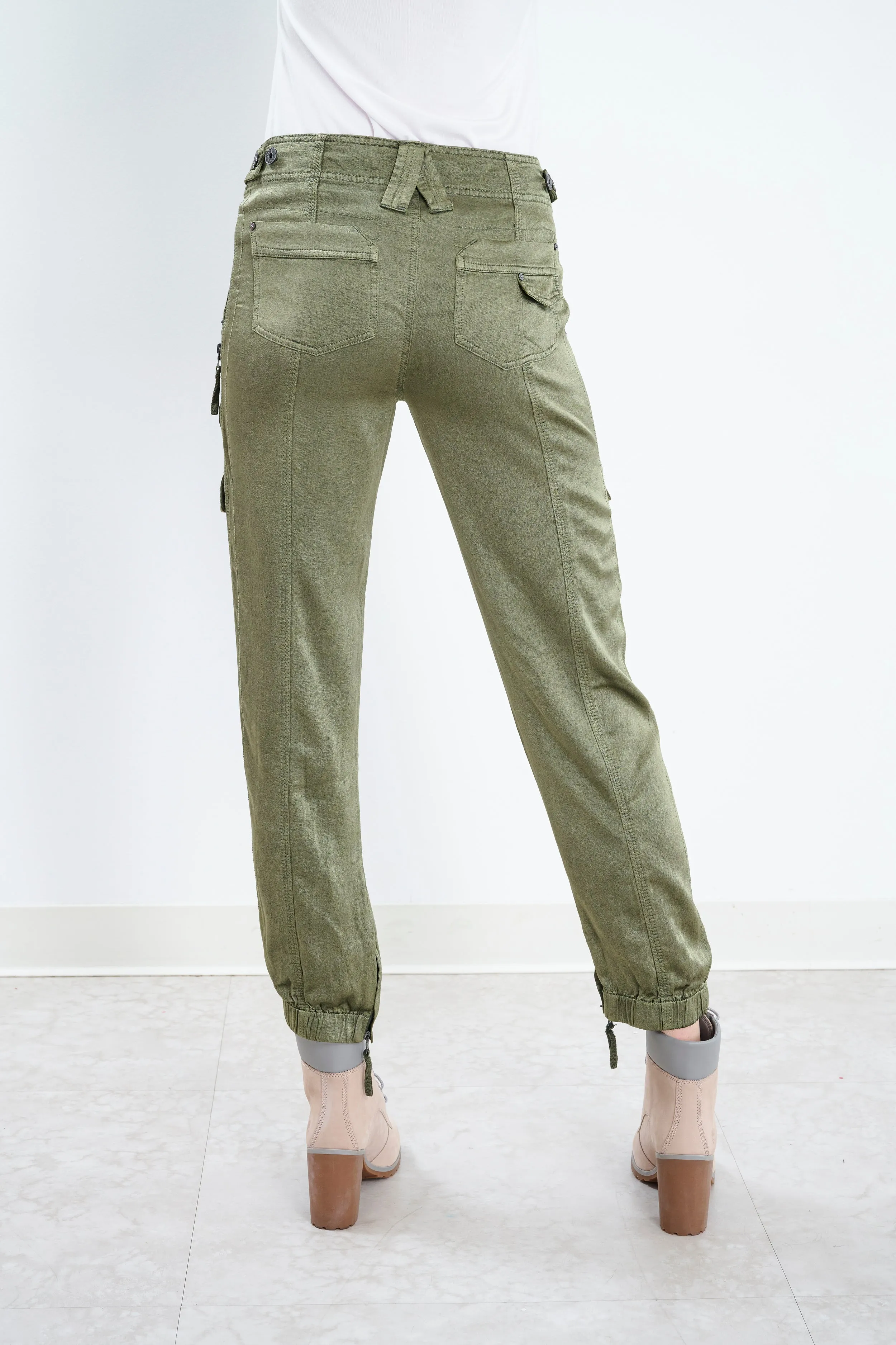 Axel Viscose Satin Jogger