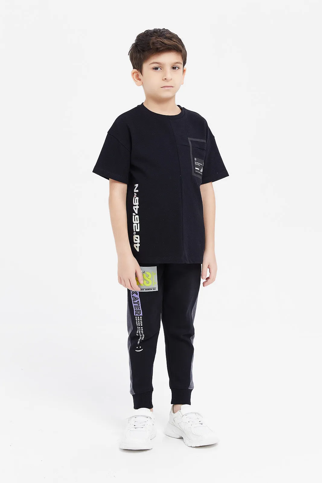 Boys Black Paneled Vertical Print Jog Pants