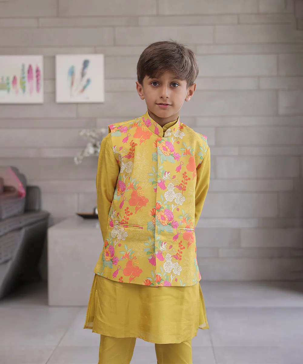 Kurta Pyjama Set with Self-Printed Waist Coat