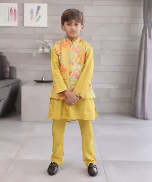 Kurta Pyjama Set with Self-Printed Waist Coat