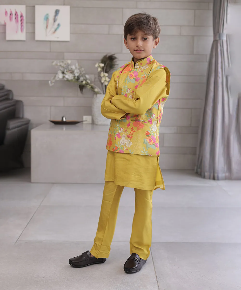 Kurta Pyjama Set with Self-Printed Waist Coat