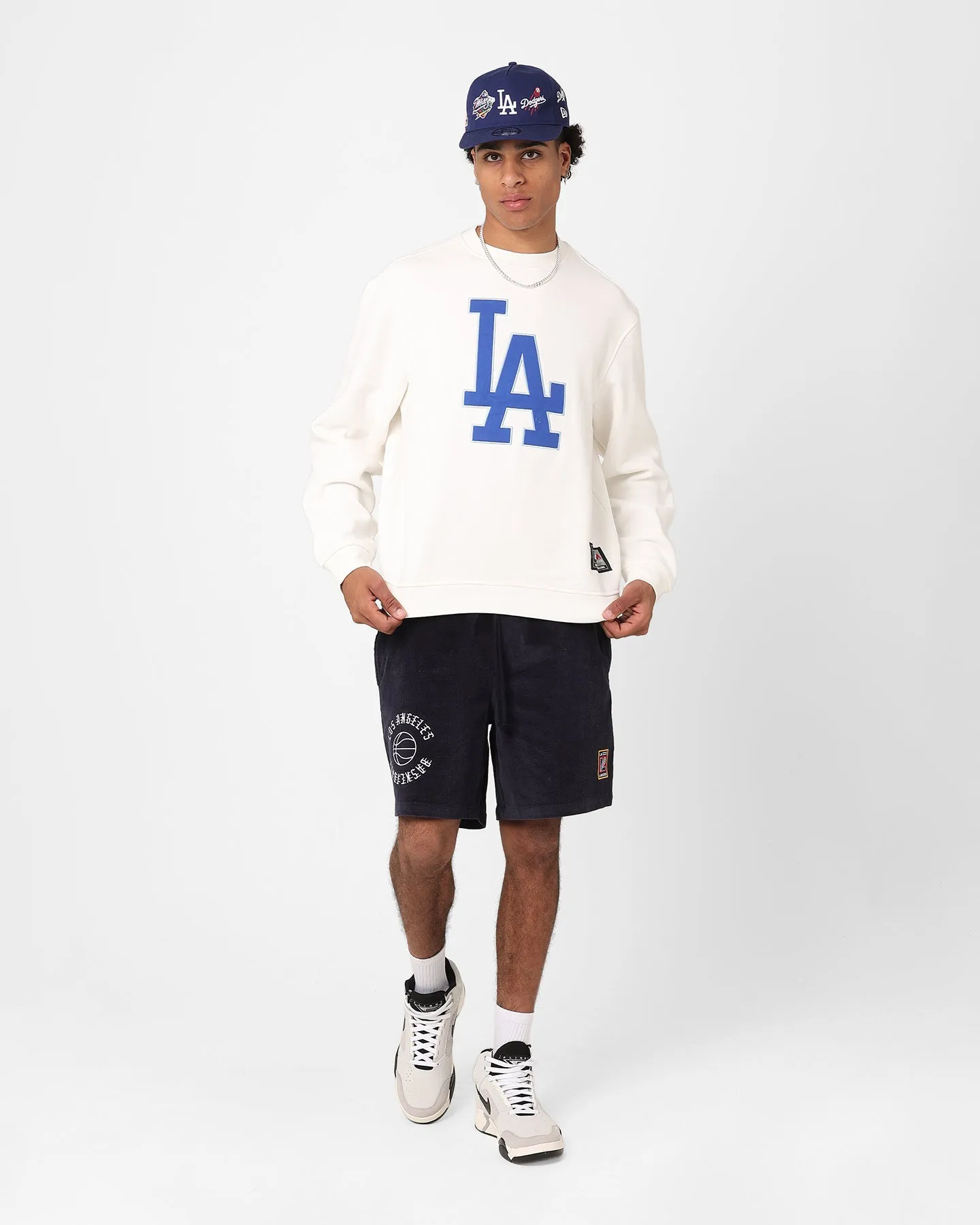 Majestic Athletic Los Angeles Dodgers Logo Applique Crewneck Vintage White