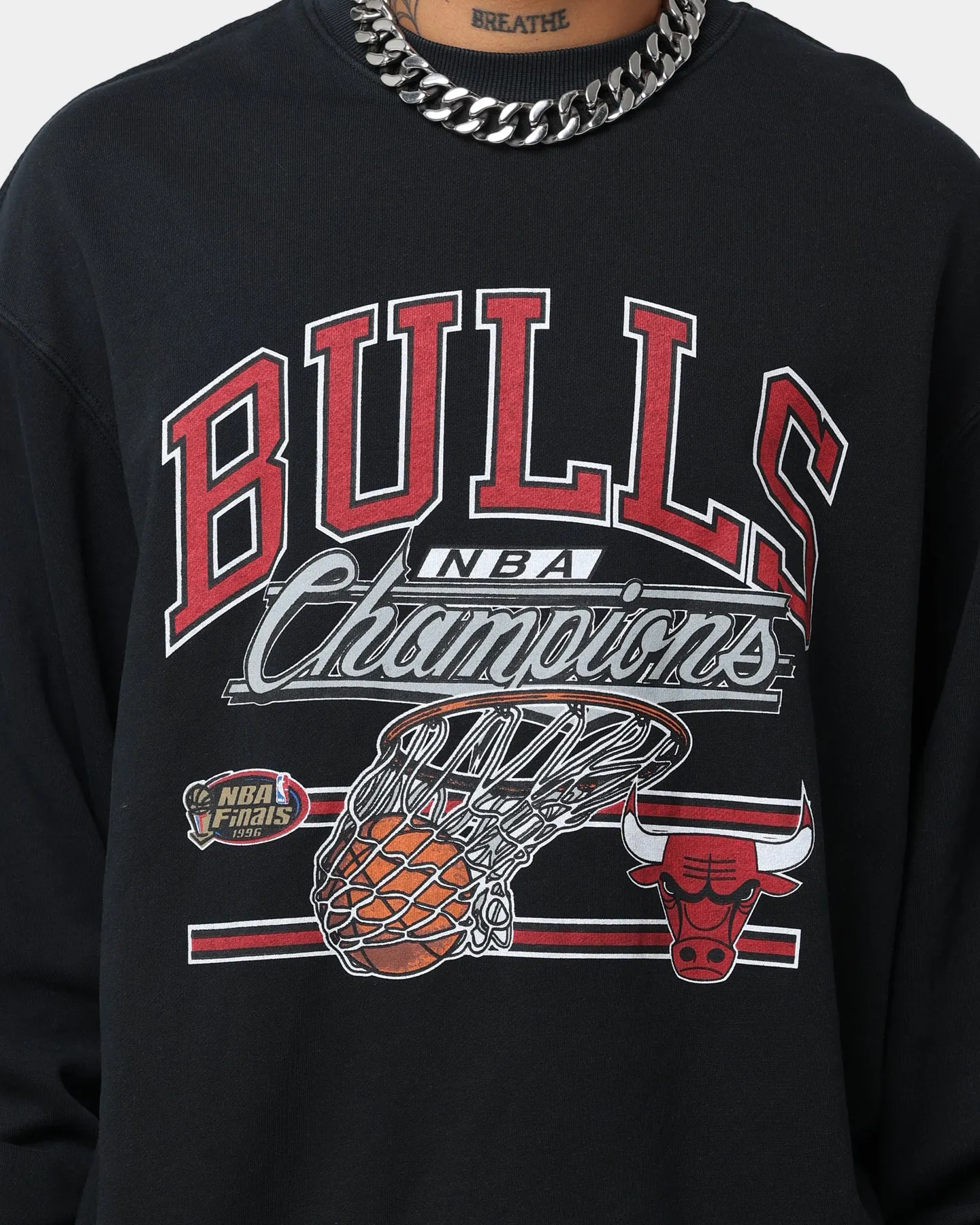 Mitchell & Ness Chicago Bulls Hoop Crewneck Faded Black