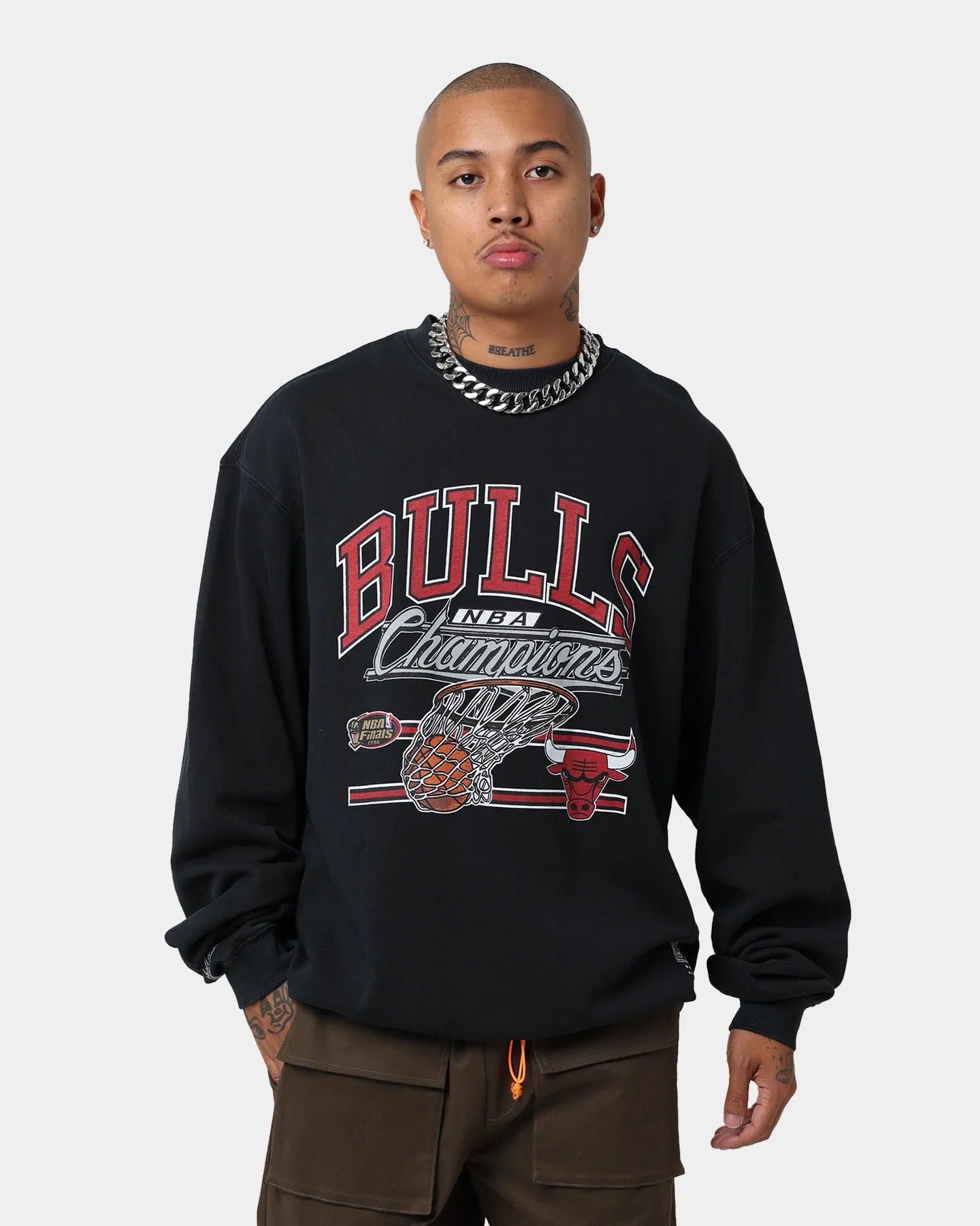 Mitchell & Ness Chicago Bulls Hoop Crewneck Faded Black