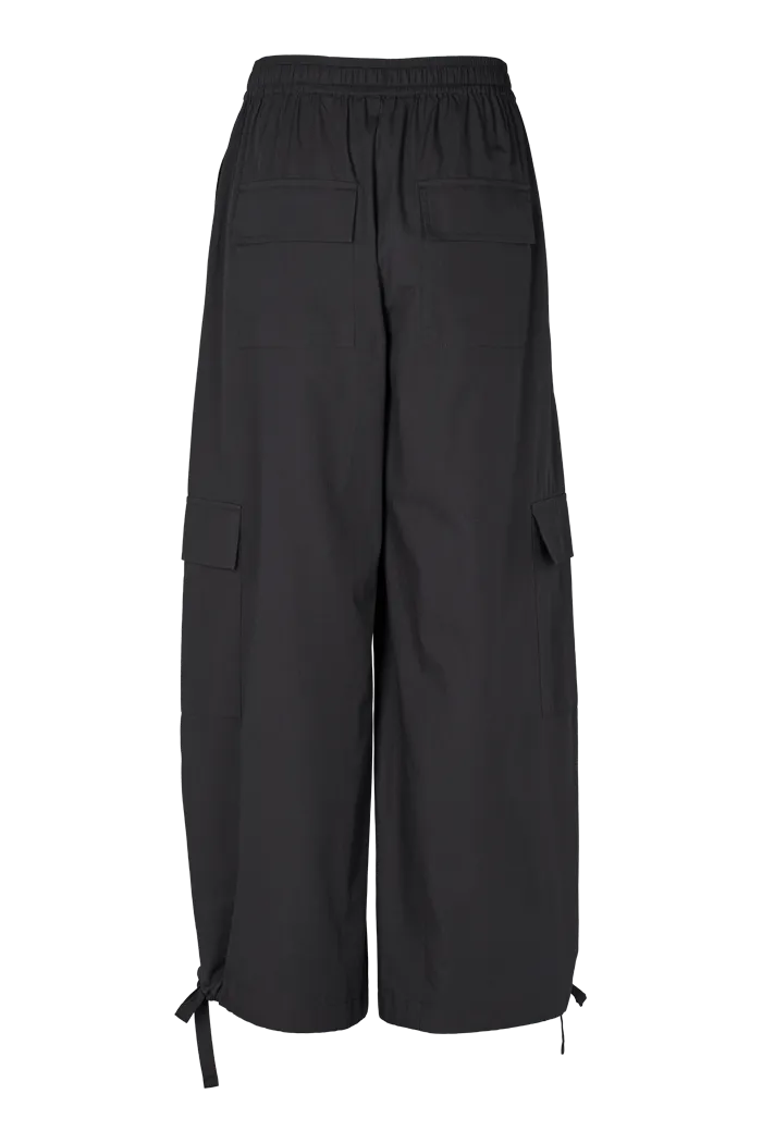 Tilde Loose Cargo Pants - Black